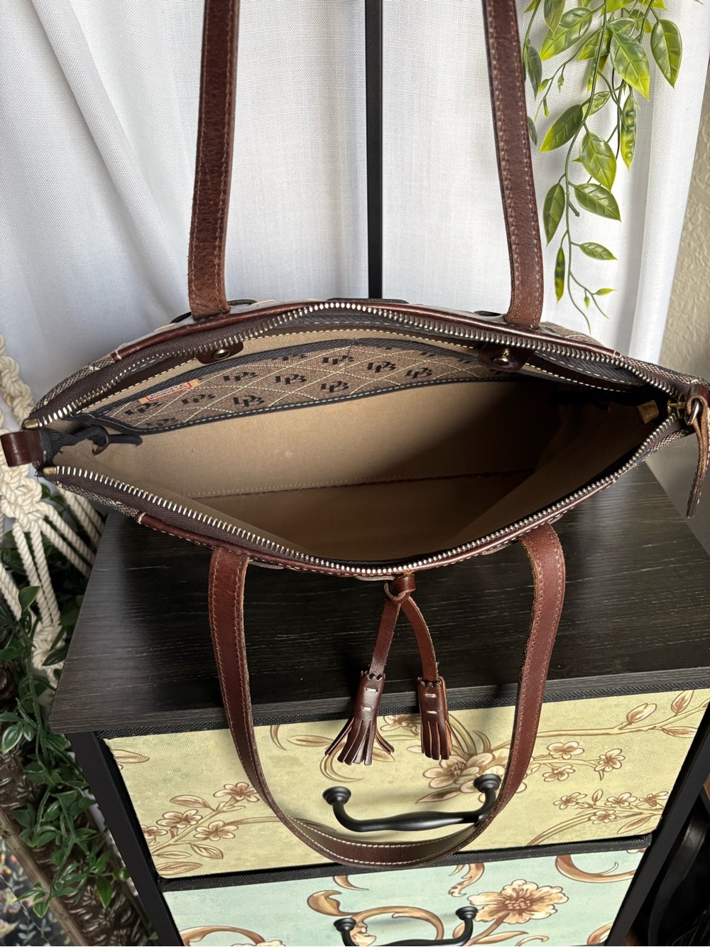 Vintage Dooney & Bourke Monogram Canvas Drawstring Shoulder Tote Bag Brown - Picture 8 of 10